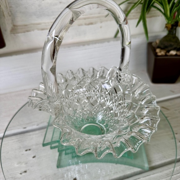 FENTON, ANTIQUE, CLEAR GLASS BASKET WITH FLUTED RIM. NO CHIPS OR CRACKS. - Picture 3 of 9